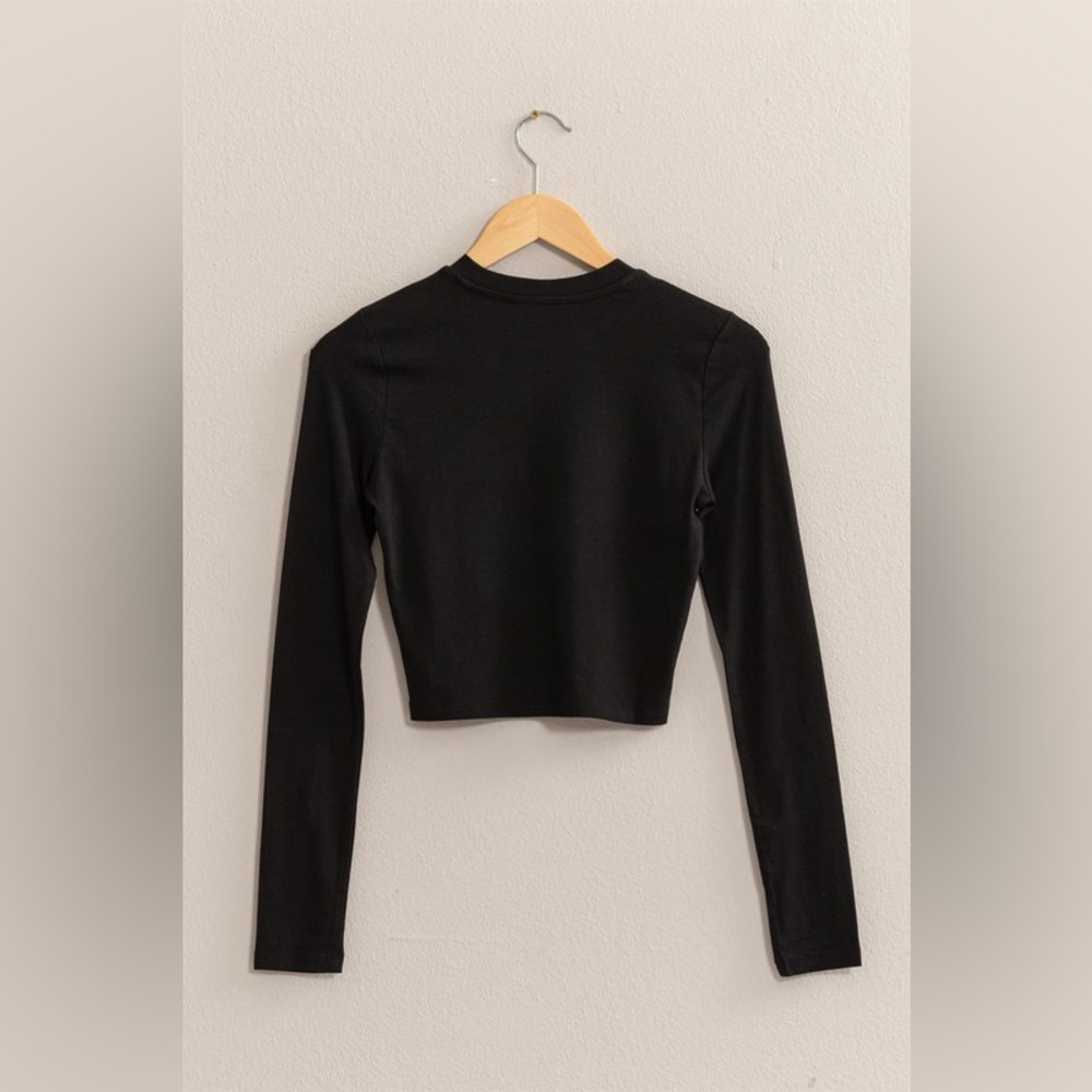 225B-BLACK. Long Sleeve Basic Crop Tee
